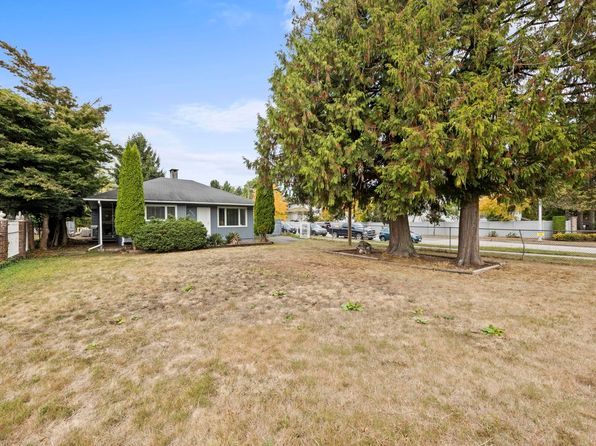 3 bedroom rental in Surrey — photo 18
