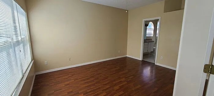 2411 Berkshire Ct — Photo 11