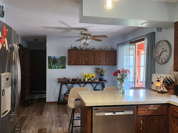 Kitchen & Dining Area