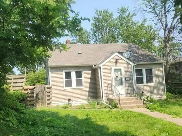 1041 6th St E, Saint Paul, MN 55106