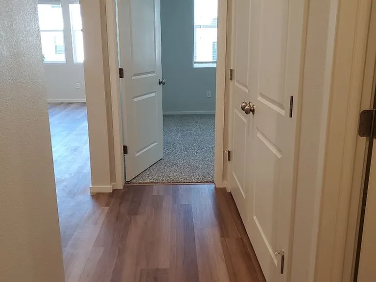 Spacious and Open Condo w/ Modern Finishes — Photo 27