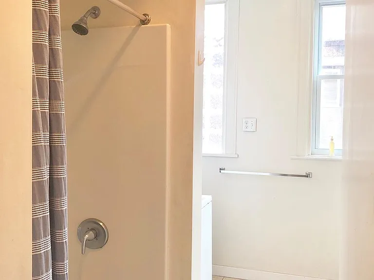 616 Copeland St #2 — Photo 6