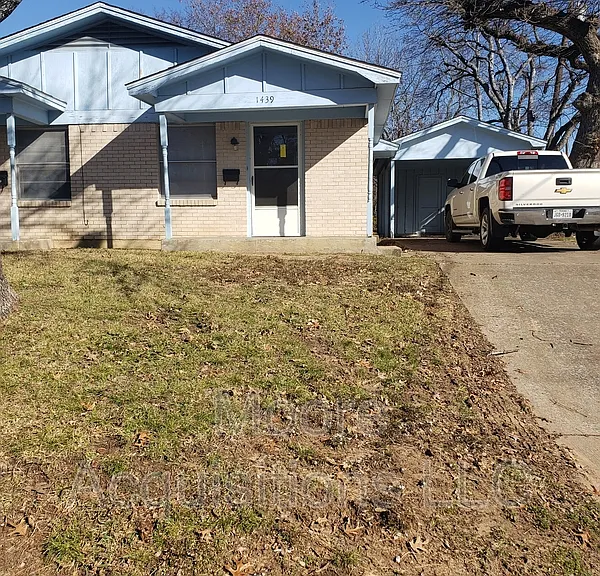 1439 S Rusk St — Photo 1