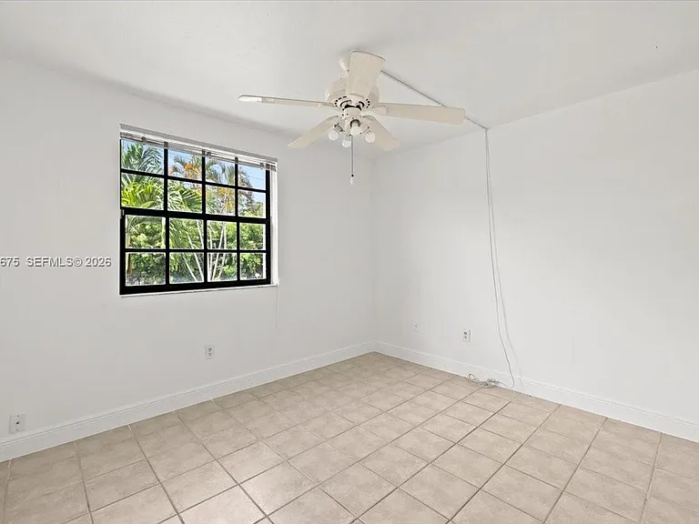 999 Hamilton Dr #999B — Photo 19