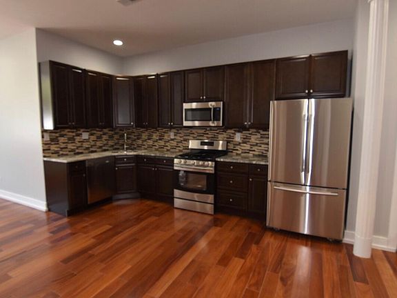3rd image of 1234 E Columbia Ave #5