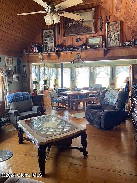 4th image of 25 Dresden Hill Road
