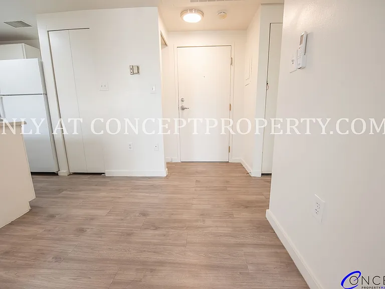 223 E 3rd Ave — Photo 71