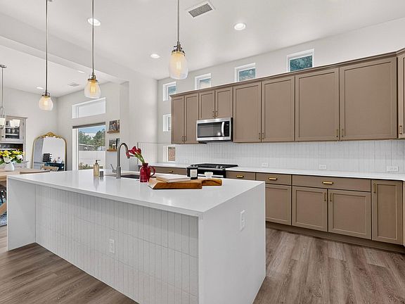 2nd image of 239 Vista Azul Ln NW