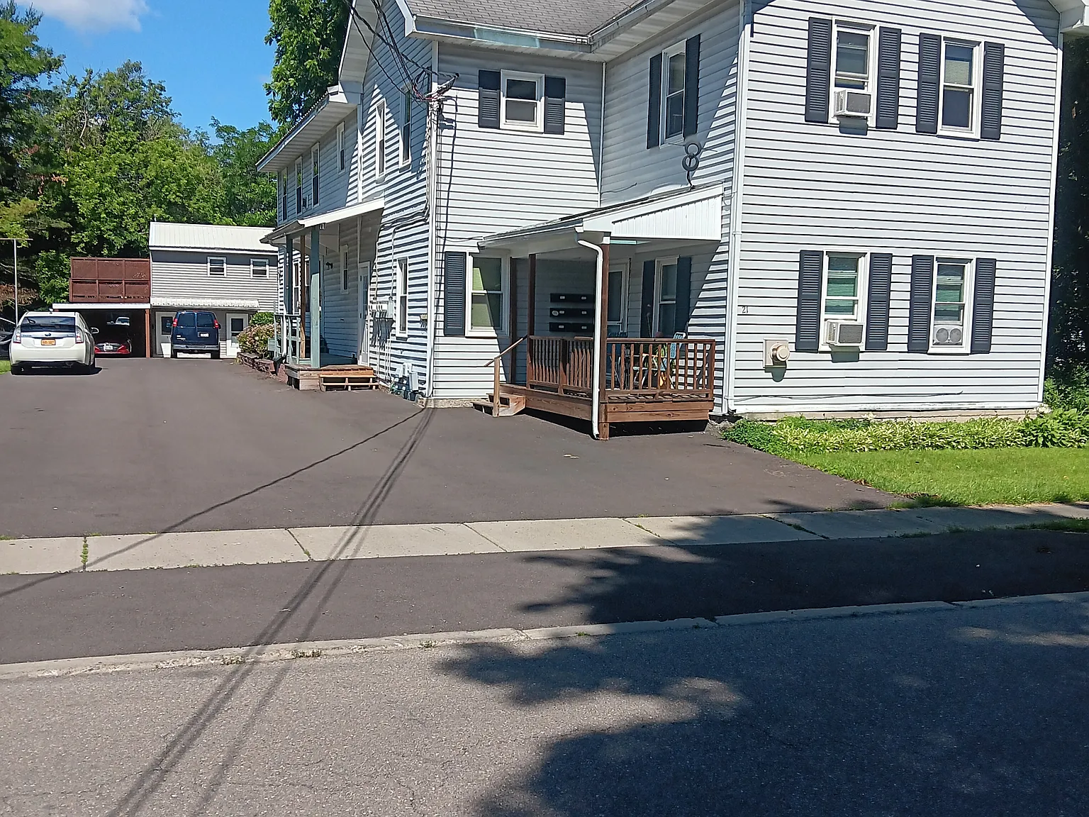 2 bed, 950 sqft, $1,200 — Photo 1