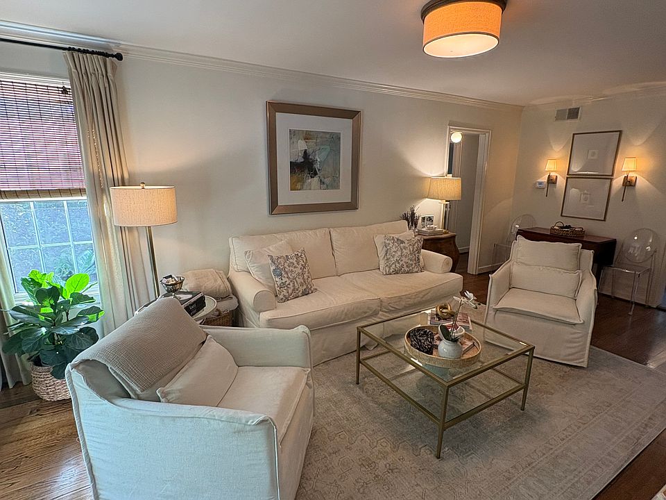 Good size living room with lots of natural light
