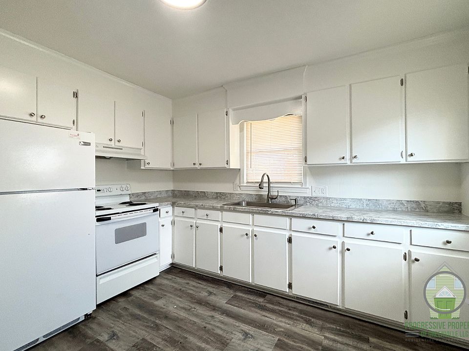 1st image of 900 E Georgia Rd
