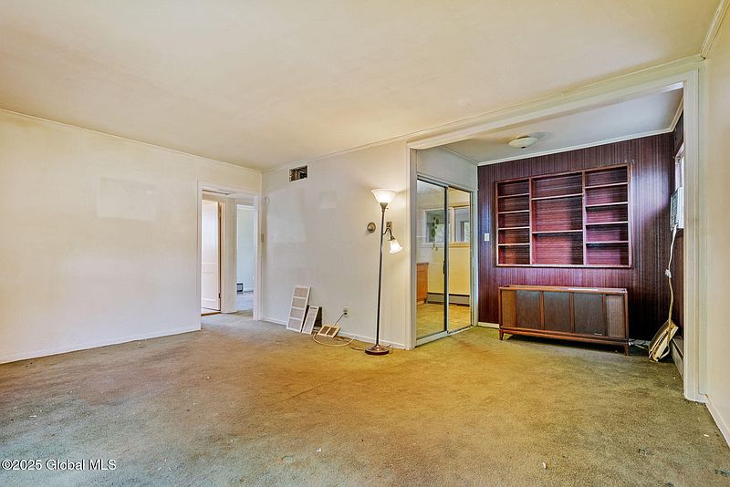 5th image of 393 Whitehall Road