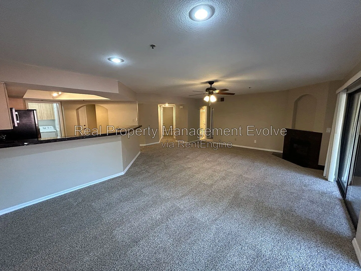 3 bed, 2.0 bath, 1428 sqft, $1,995 — Photo 4