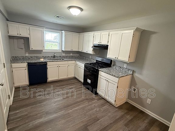 2nd image of 402 S Cedar St