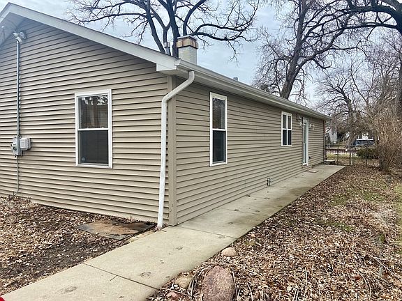3rd image of 39450 N Circle Ave