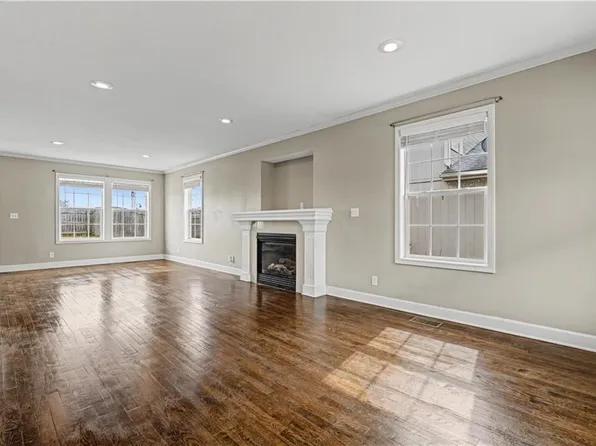 6103 Harrison St, Kansas City, MO 64110