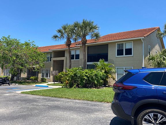2nd image of 4021 Crockers Lake Blvd