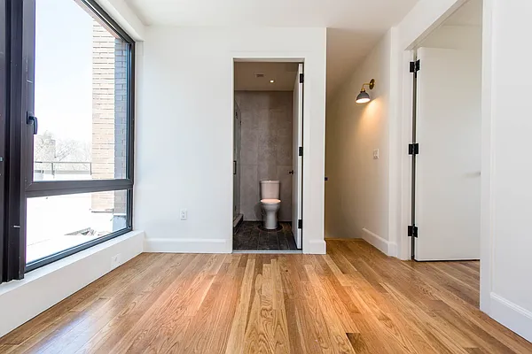 Rented by Nooklyn NYC LLC | media 39
