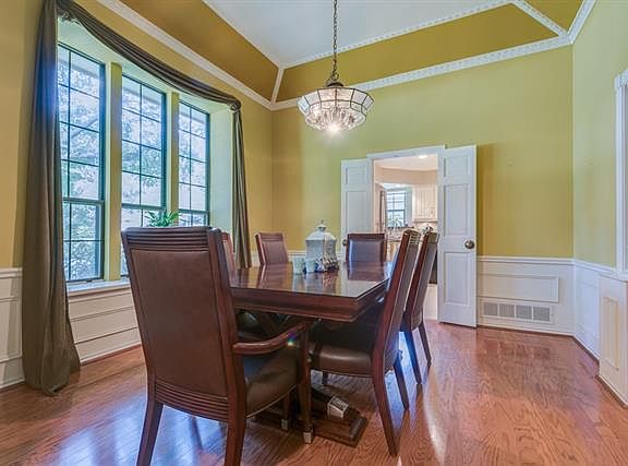 5th image of 705 Dove Cir