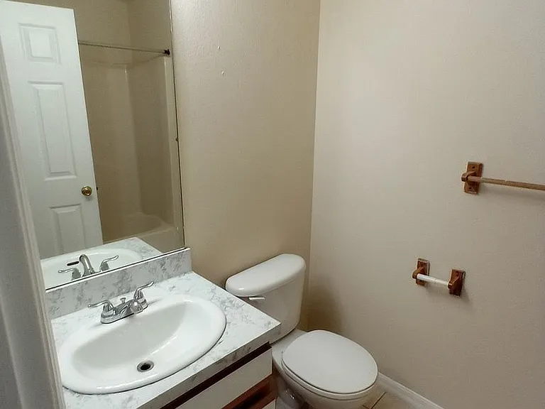 880 E Columbia Ave — Photo 34