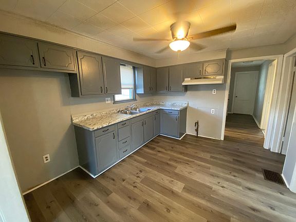 4th image of 230 Derby St
