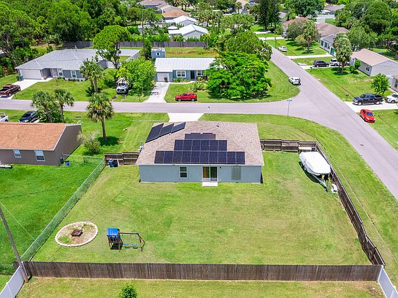 4th image of 2194 SE Broward Terrace