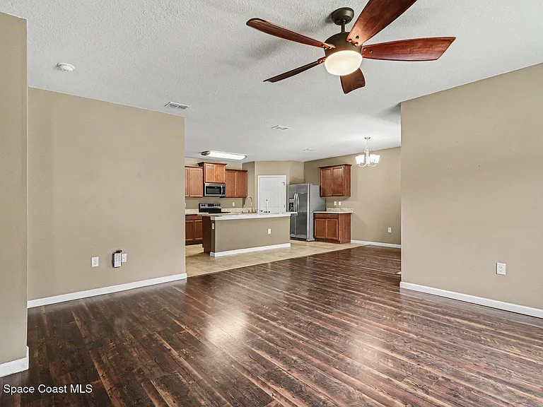 2650 Falcon Ln — Photo 4
