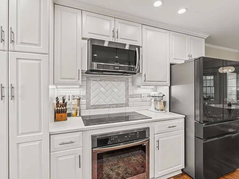 223 Ivy Cir — Photo 30