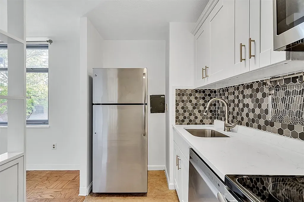 2 bed, 748 sqft, $2,595 — Photo 4