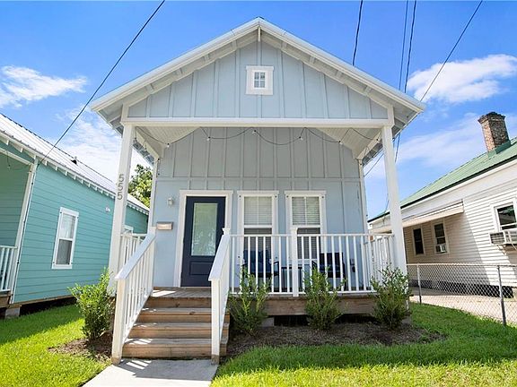 3rd image of 555 Congress St