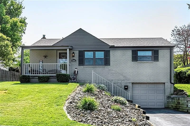 5365 Meadowcrest Rd photo 1