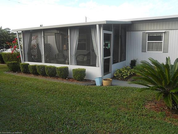 3rd image of 22 Pine Aire Cir