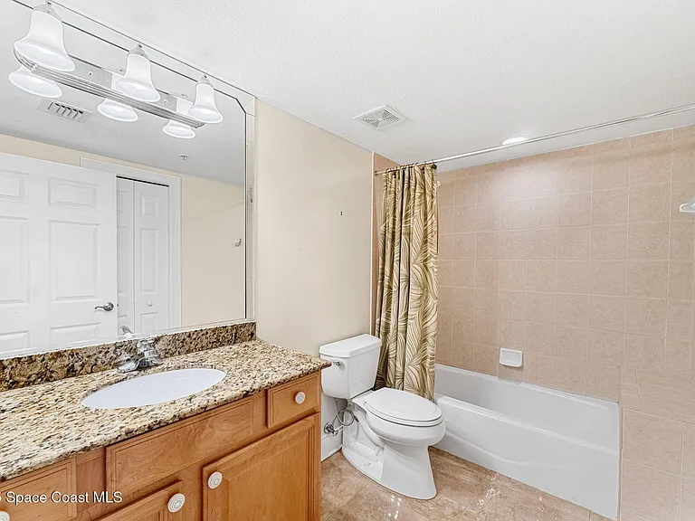 210 24th St #301 — Photo 24