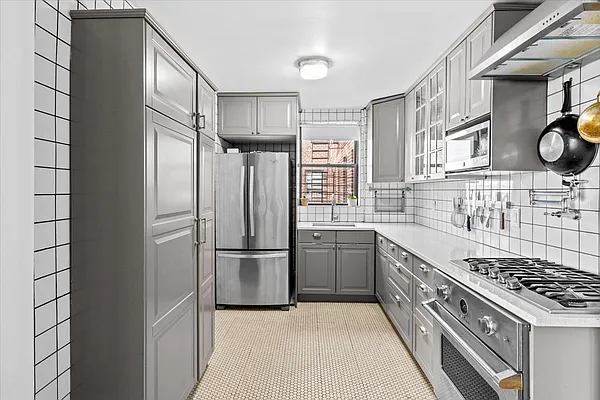 Sold by Compass | media 14