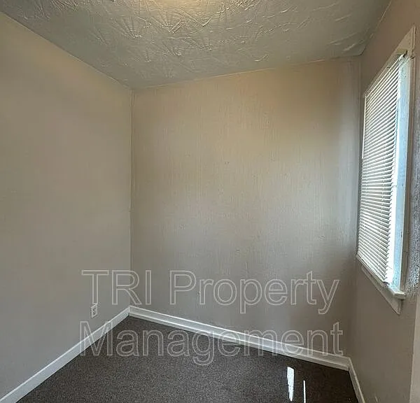 414 13th Ave — Photo 5