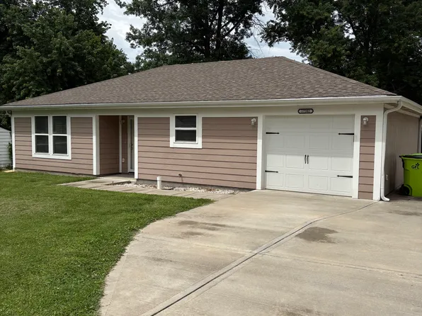 17202 Cerrito Dr, Belton, MO 64012