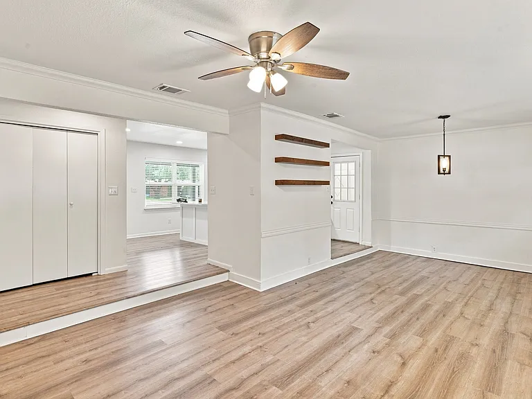 1411 W Shields Dr — Photo 26