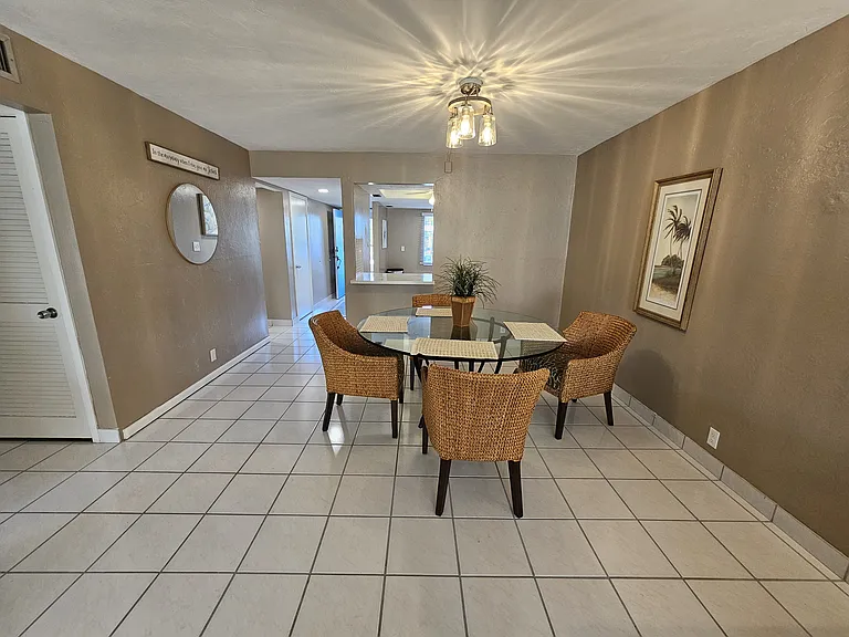 2244 Winkler Ave #108 — Photo 13