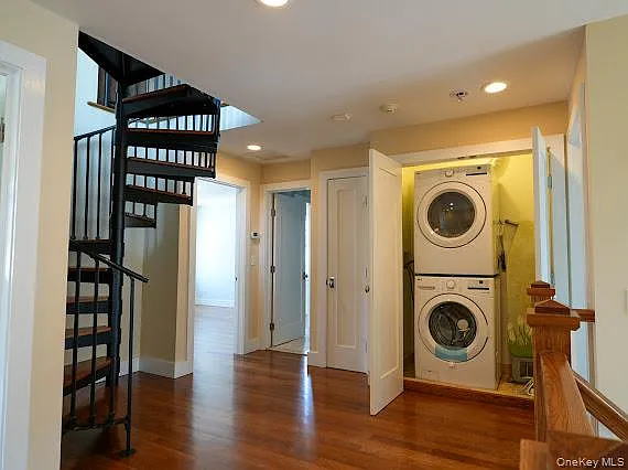 3 Pennsylvania Ct — Photo 36