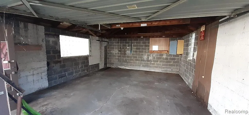2 bed, 1.0 bath, 704 sqft, $1,120 — Photo 4