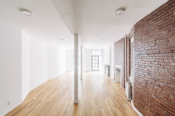 Rented by Sky Management | media 25