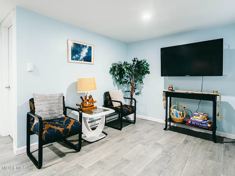 13 Decatur Ave #D — Photo 4