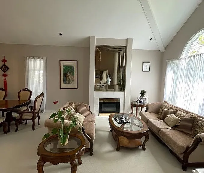5700 Musgrave Cres — Photo 3