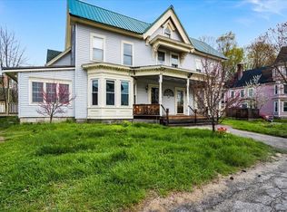 23 Pleasant St, Hillsboro, NH 03244