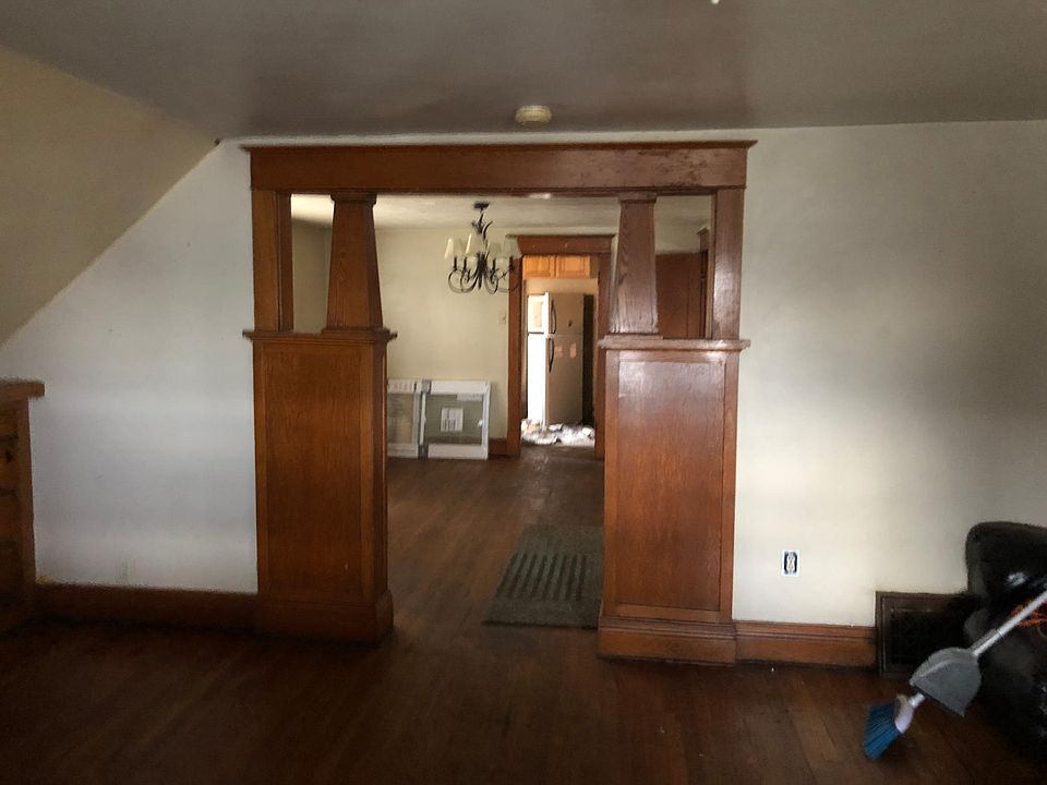 2nd image of 407 Norwood Ave APT 3