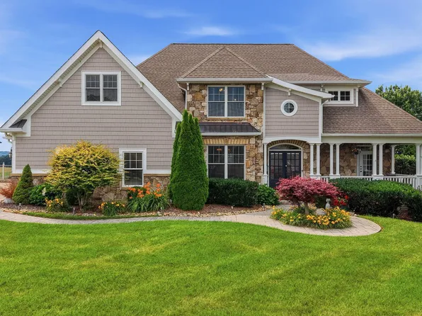 286 Sunset Ridge Ct, Johnson City, TN 37615