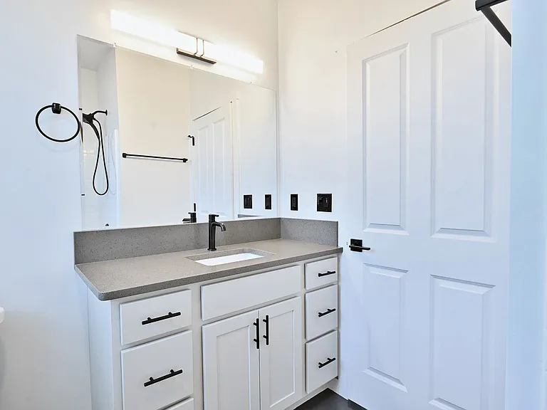 1495 Oxbow Dr — Photo 36