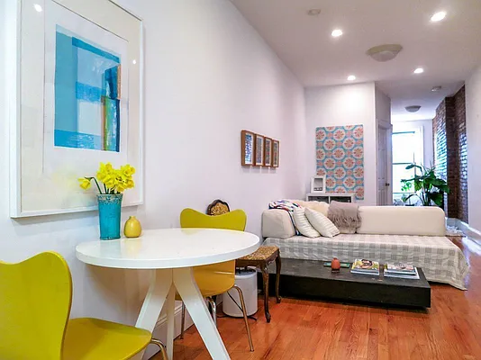 Rented by Metropolitan Realty | media 6