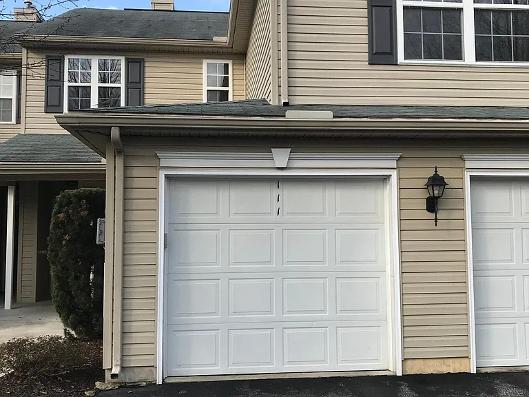 111 Oriole Ct — Photo 1