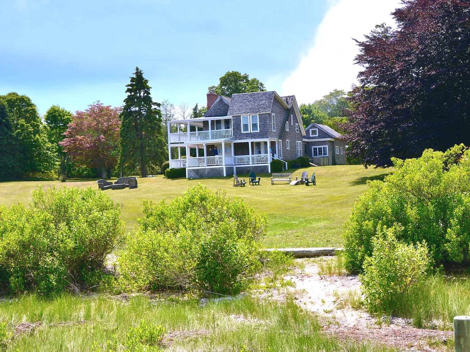 Waterfront Traditional On Estate - Dock and Pool Access — Photo 1